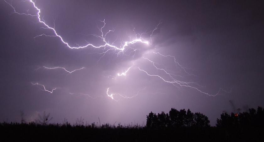 Nadciągają burze z gradem. Ostrzeżenie dla Mazowsza
