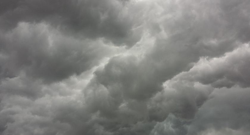 Burze nadciągają nad Mazowsze. Wydano ostrzeżenie