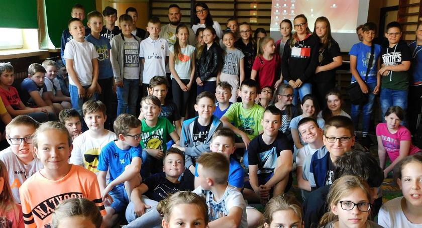 Uczniowie SP 4 spotkali się z ornitologiem [zdjęcia]
