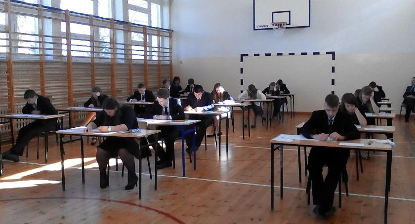 W gminie Ojrzeń poszukują dyrektorów szkół
