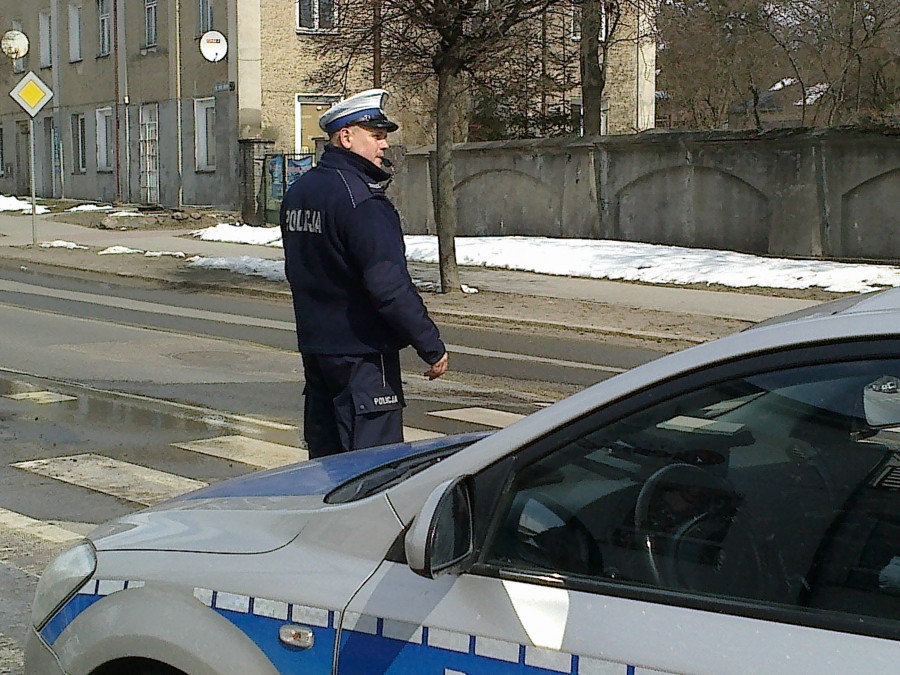 WCZESNYM RANKIEM PRZYGOTOWALI SIĘ DO SŁUŻBY