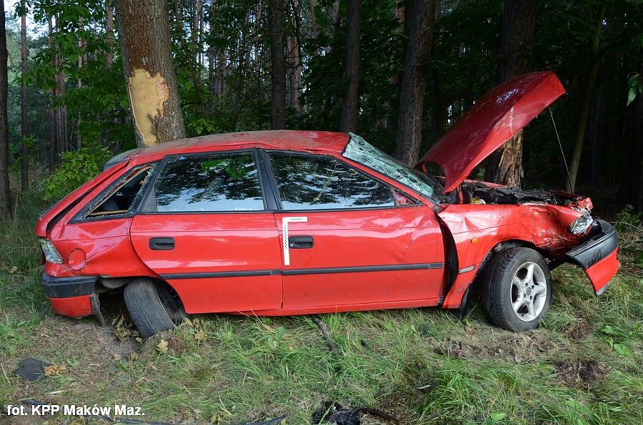 U sąsiadów: Cztery osoby ranne po wypadku Opla