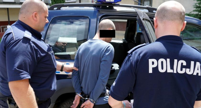 Zatrzymali 29-latka ściganego listem gończym. Odpowie za ... jazdę na gapę