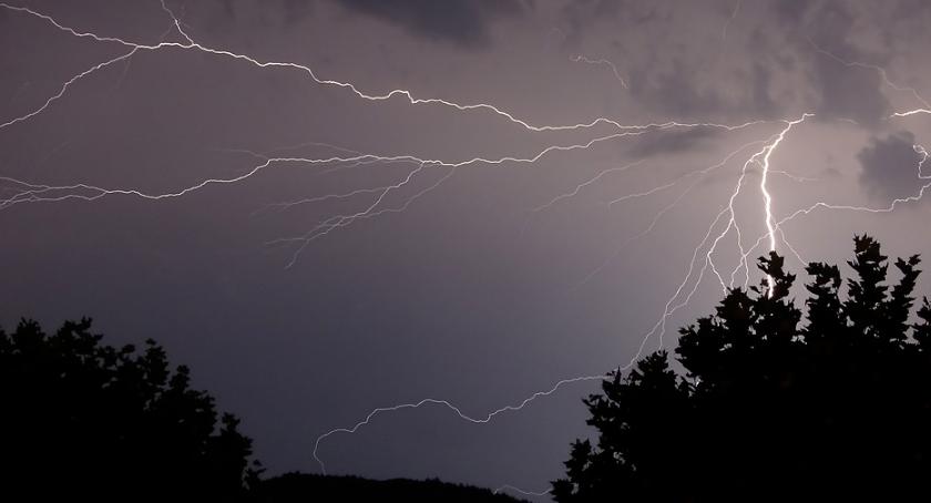 W powiecie ciechanowskim może dziś zagrzmieć i popadać