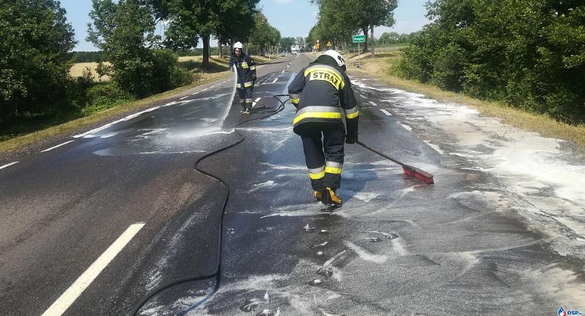 Plama krwi na drodze. Ciągnęła się przez kilkaset metrów [zdjęcia]