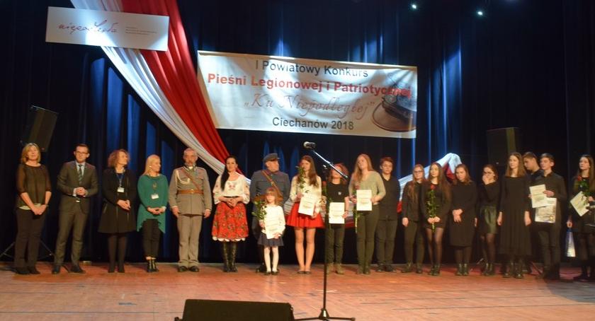 Koncert Laureatów Powiatowego Konkursu Pieśni Legionowej i Patriotycznej w Artystycznej