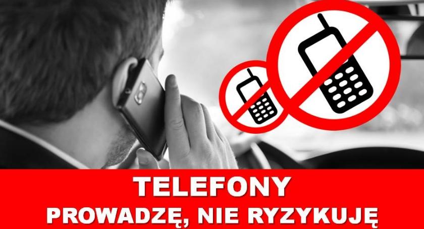 Wzmożone kontrole na drogach. Policja sprawdza, czy kierowcy używają telefonów w czasie jazdy