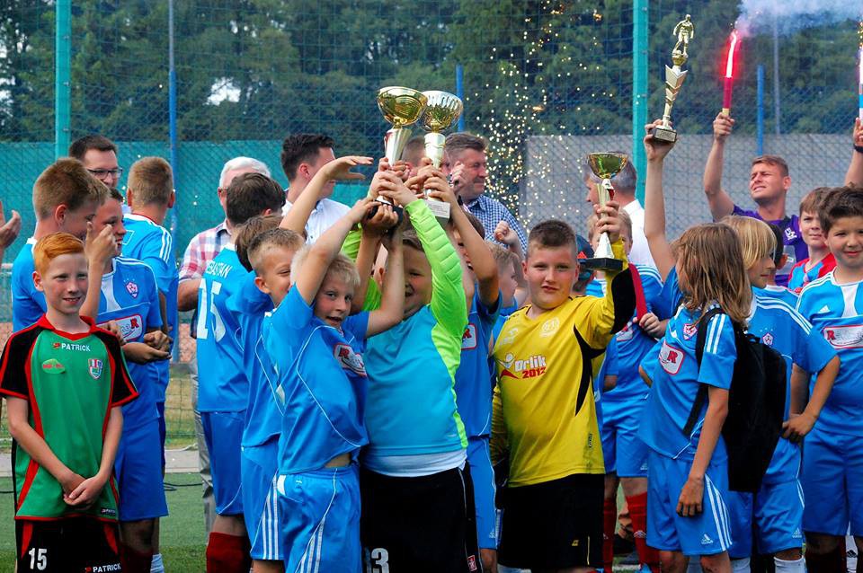 Piłkarskie emocje podczas rodzinnego pikniku Football School w Ciechanowie (zdjęcia)