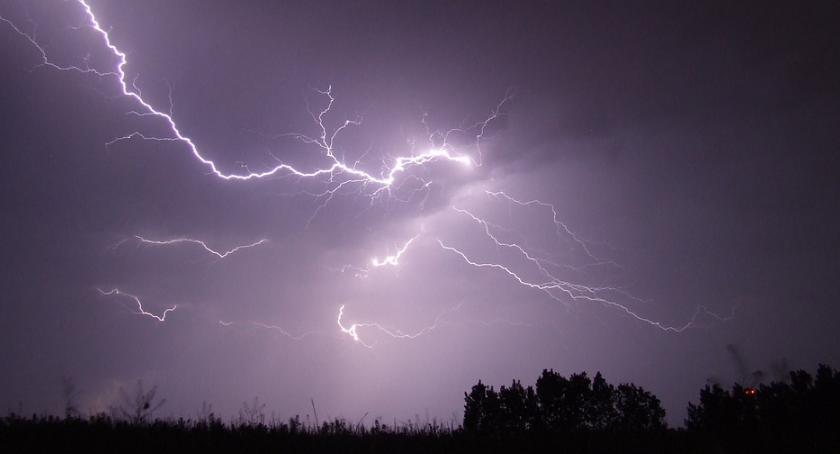 Burze z gradem - ostrzeżenie dla powiatu ciechanowskiego