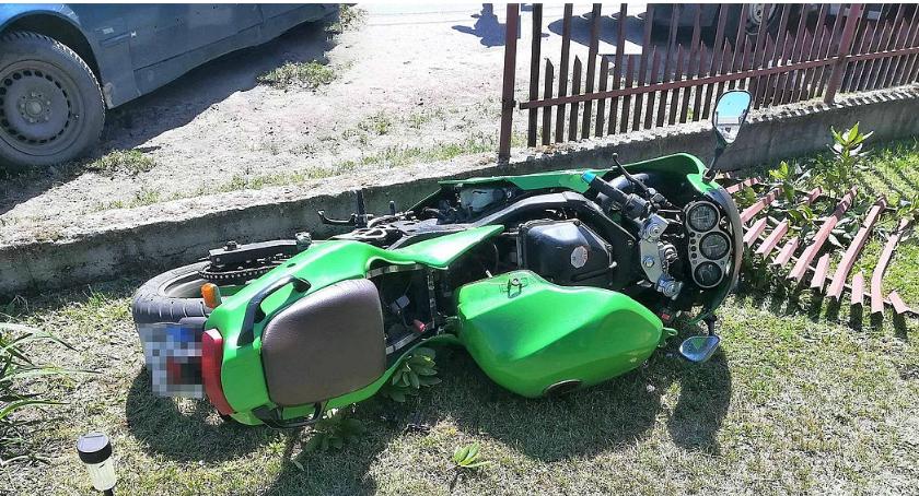 Zderzenie BMW z motocyklem. Kierujący jednośladem był nietrzeźwy [zdjęcia]