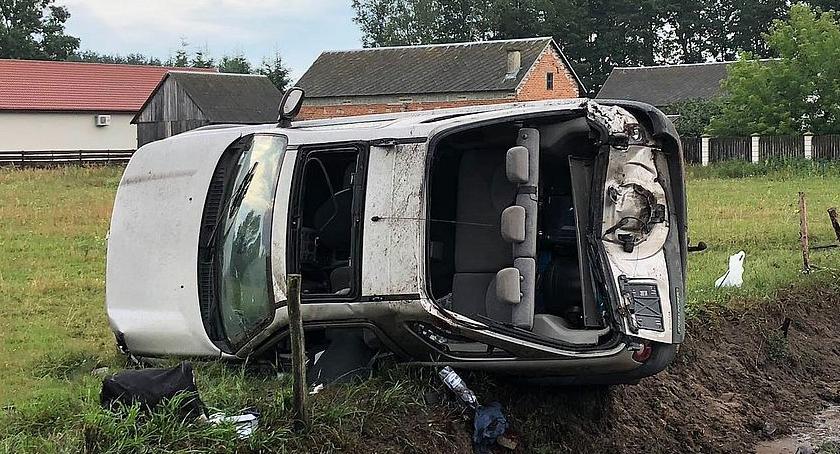 Tragiczny finał wyprzedzania. Zginął pasażer [zdjęcia]