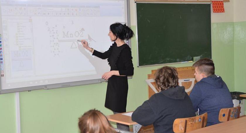 Blisko 900 tys. zł na sprzęt i dodatkowe zajęcia w ciechanowskich szkołach