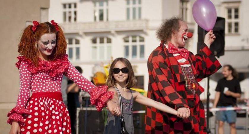 Teatr Pinezka wystąpi na Warszawskiej