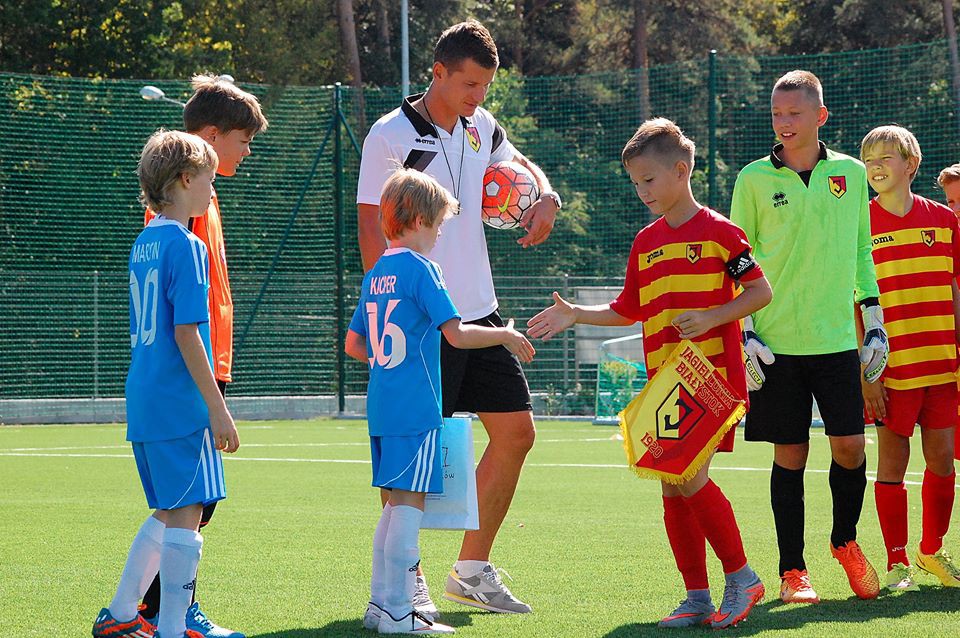 Zawodnicy Football School Ciechanów gościli w klubie Ekstraklasy (zdjęcia)