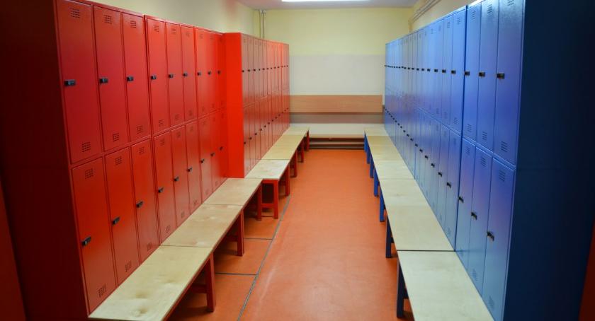 W ciechanowskiej SP 7 pojawiły się szafki dla uczniów