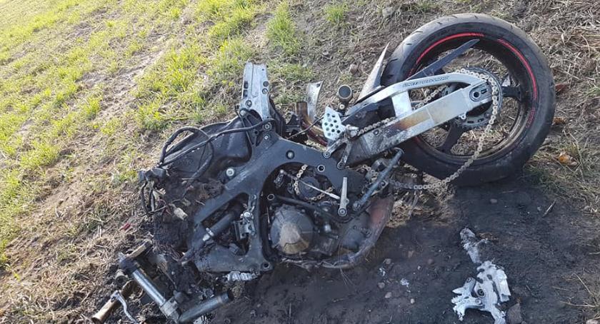 Groźny wypadek: motocyklista zderzył się z rowerzystką [zdjęcia]
