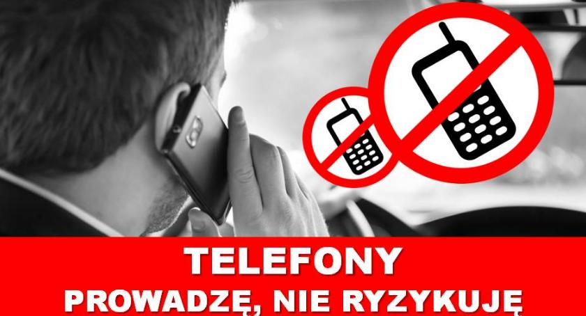 Ciechanowska drogówka prowadzi działania pn. Telefony