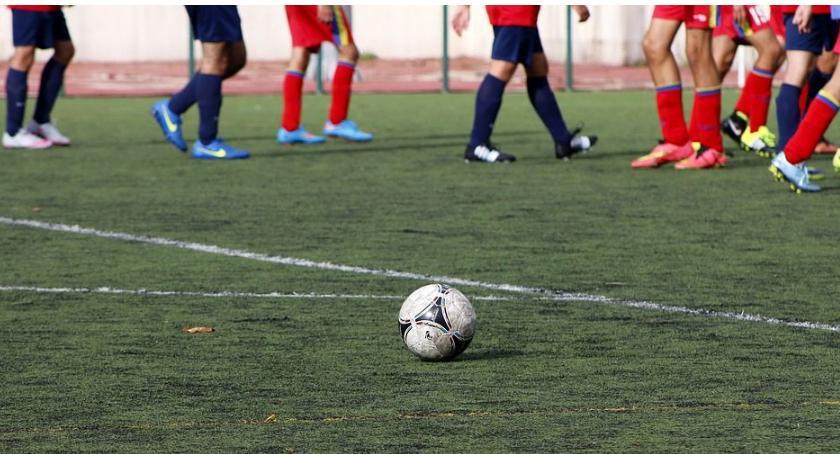 Liga okręgowa: Kryształ Glinojeck nie zwalnia tempa