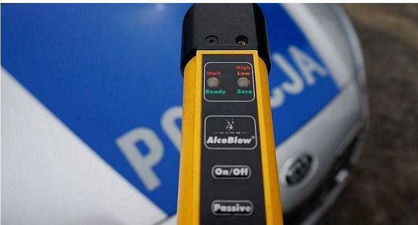 Pijany kierowca uszkodził samochód w Sońsku. Zatrzymał go świadek