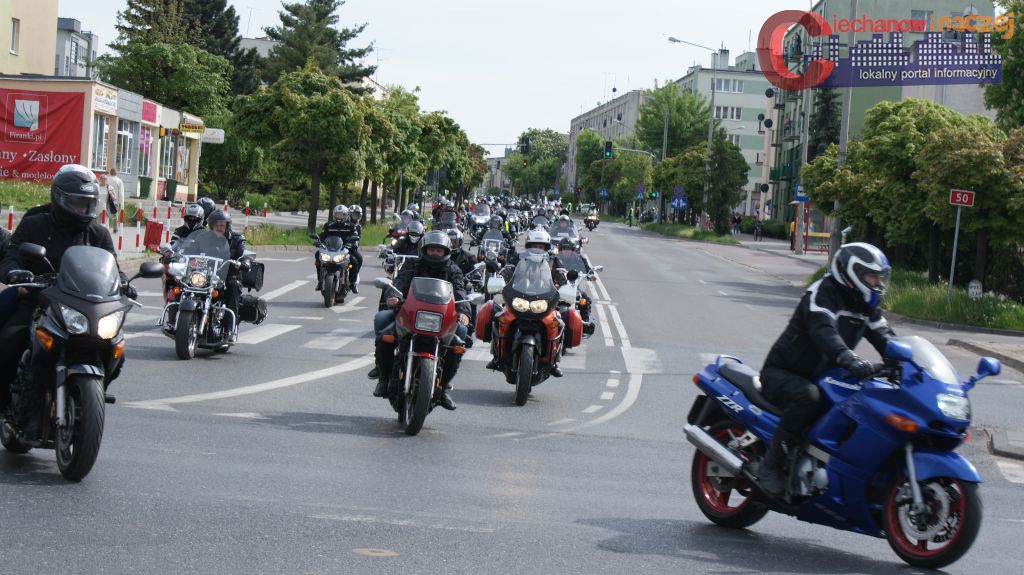 Rekordowa liczba motocyklistów na otwarciu sezonu w Ciechanowie (wideo/zdjęcia)