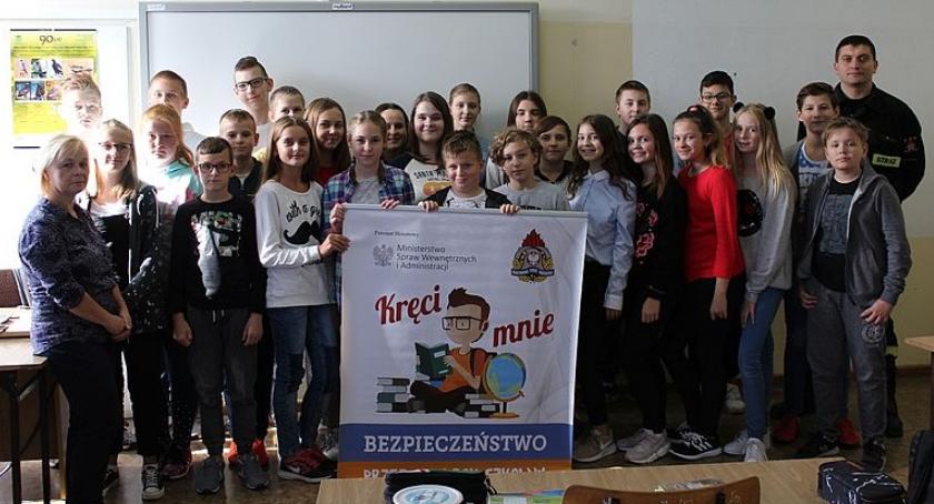 Spotkania strażaków z uczniami ciechanowskich szkół [zdjęcia]