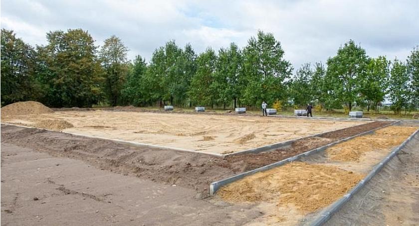 W Regiminie ruszyła budowa nowego boiska
