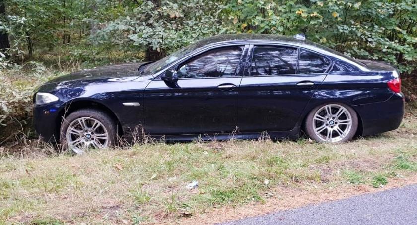 Kierowca BMW zakończył jazdę w rowie [zdjęcia]