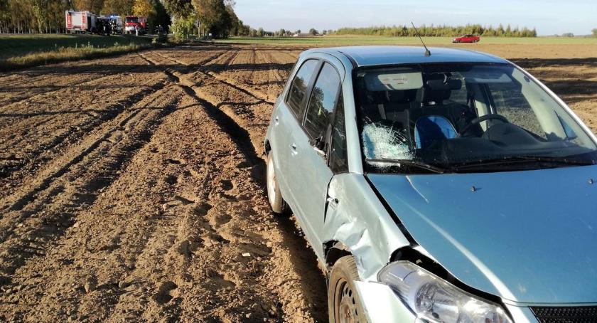 Nietrzeźwy motorowerzysta zderzył się z osobówką [zdjęcia]