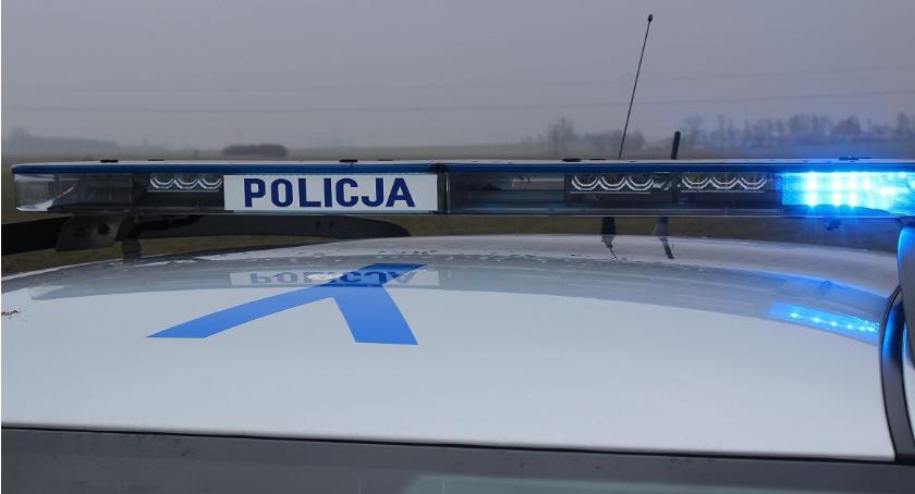 Zasnęła za kierownicą? Dwie osobówki dachowały pod Ciechanowem