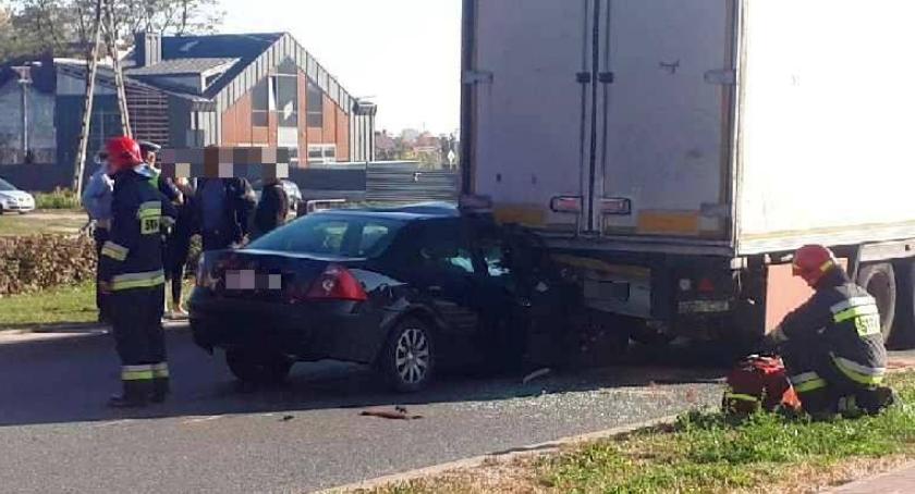 Dwie osoby w szpitalu. Ustalenia policji ws. kolizji na ul. Armii Krajowej