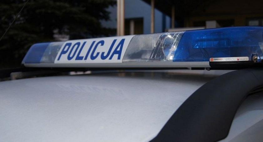 Wypadek na krajówce. Kierowca Volkswagena uderzył w rowerzystę