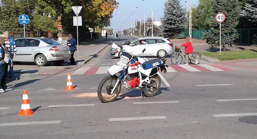Wymusiła pierwszeństwo i doprowadziła do zderzenia z motocyklem [zdjęcia]