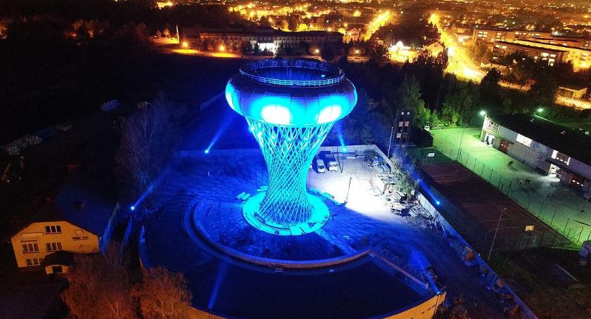Wieża ciśnień w Ciechanowie już z iluminacją