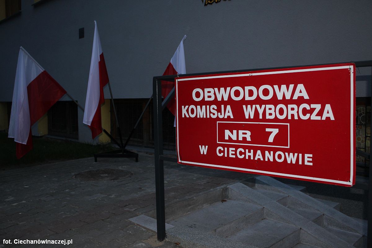 Policja: Wybory bez zakłóceń. Dwa incydenty tuż przed ciszą wyborczą