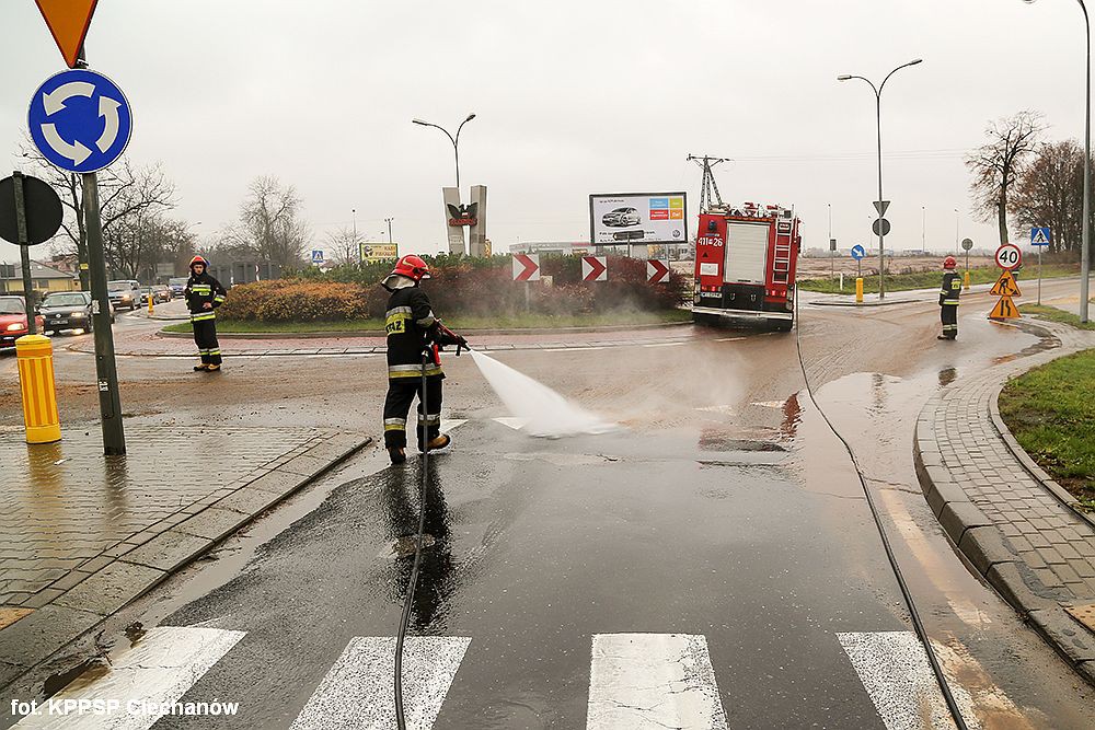 Wysłodki sparaliżowały ruch w okolicach ronda Solidarności (zdjęcia)
