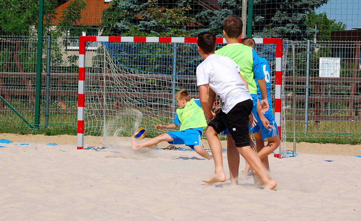 Beach soccer na zamkowych błoniach w Ciechanowie (zdjęcia)