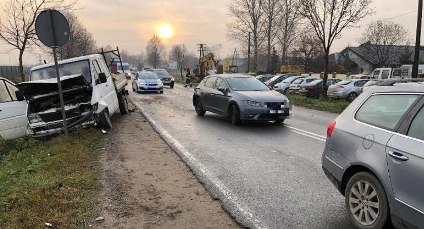 Zderzenie trzech samochodów w Chruszczewie [zdjęcia]