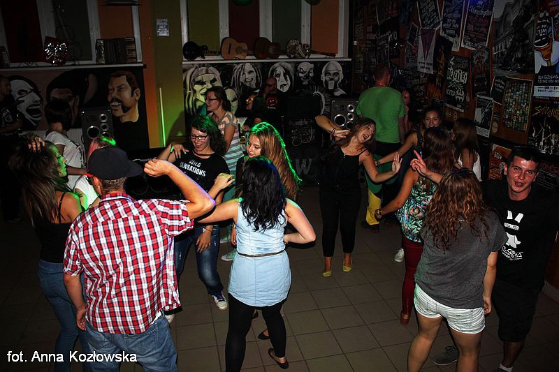 Zabawa w rytmach reggae w Androck Pub (zdjęcia plus wideo)