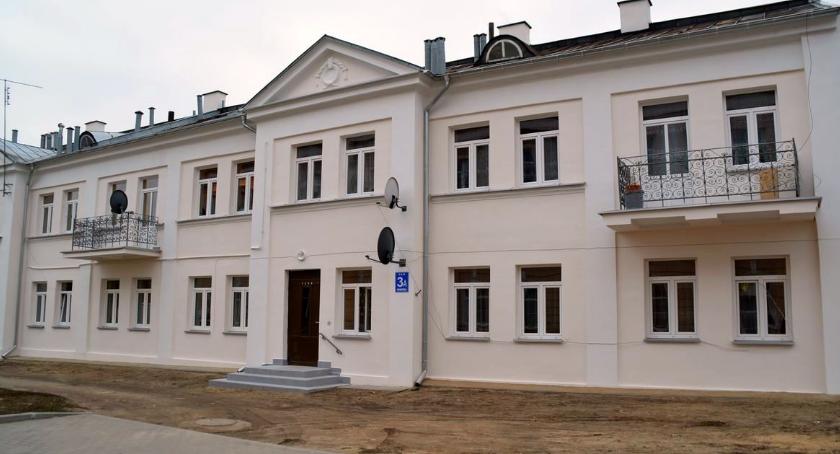 TBS odnowił elewację zabytkowego budynku w centrum Ciechanowa