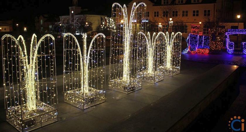 Centrum Ciechanowa już w świątecznej odsłonie [zdjęcia]