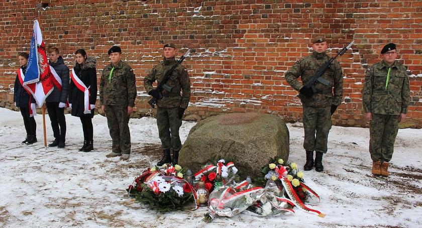W Ciechanowie uczcili pamięć patriotów powieszonych na dziedzińcu Zamku [zdjęcia]