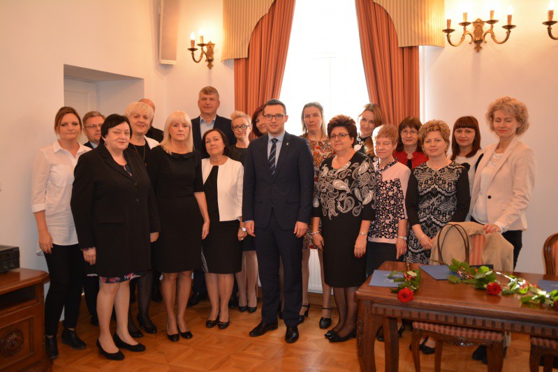 Nauczyciele z Ciechanowa nagrodzeni przez prezydenta