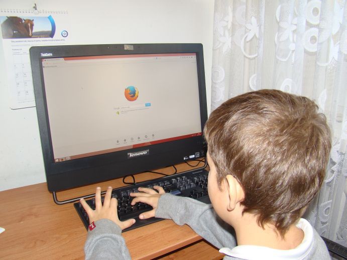 Pierwsze komputery z bezpłatnym internetem dla mieszkańców powiatu ciechanowskiego już zainstalowane