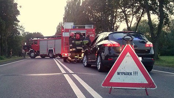 Poranna kraksa pod Ciechanowem. Zderzyły się trzy pojazdy