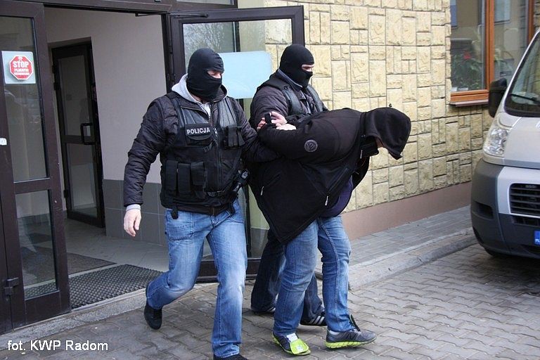 Mazowiecka policja rozbiła grupę włamującą się do mieszkań