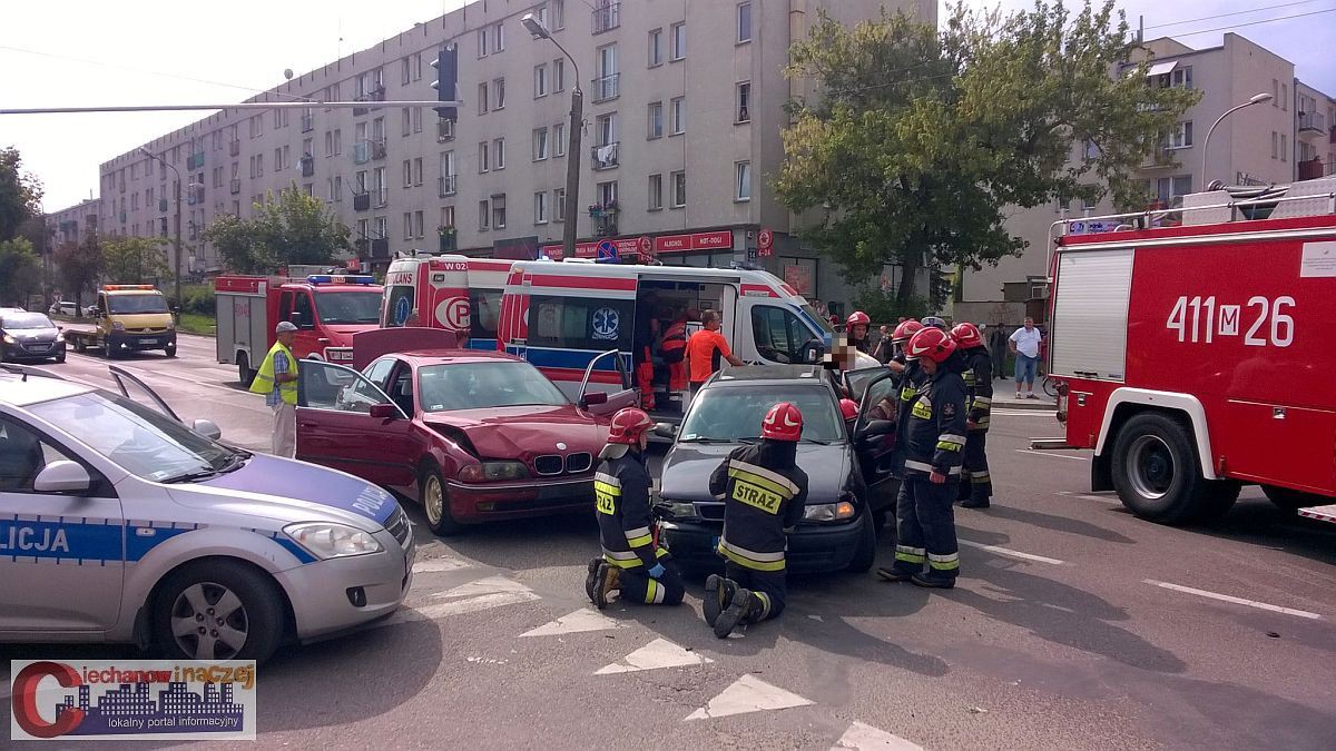 Z ostatniej chwili: Wypadek w centrum Ciechanowa (zdjęcia)