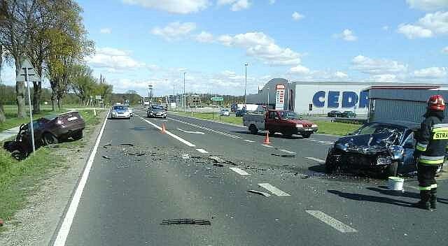 Wypadek pod Ciechanowem - dwie osoby ranne. Są utrudnienia w ruchu (zdjęcia)