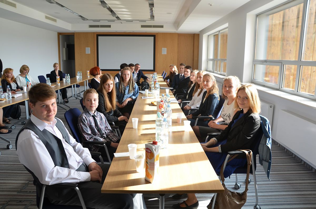 „Inwestycja w region – inwestycja w młodzież”. Ruszył program stypendialny firmy Cedrob