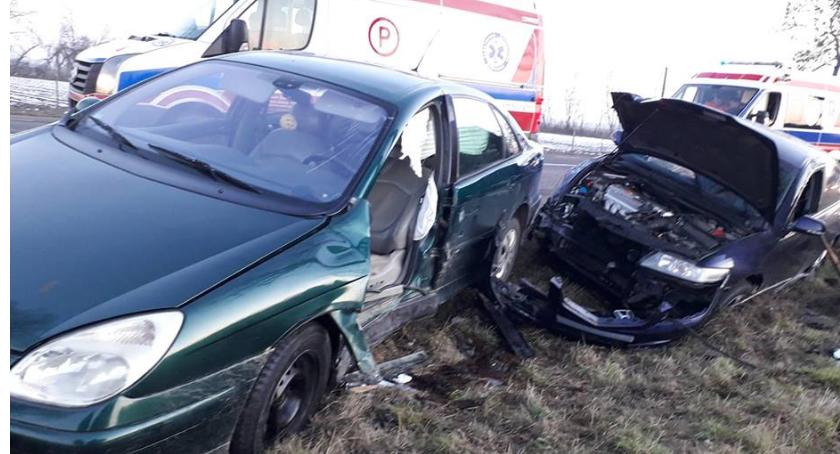 Włączała się do ruchu i spowodowała wypadek