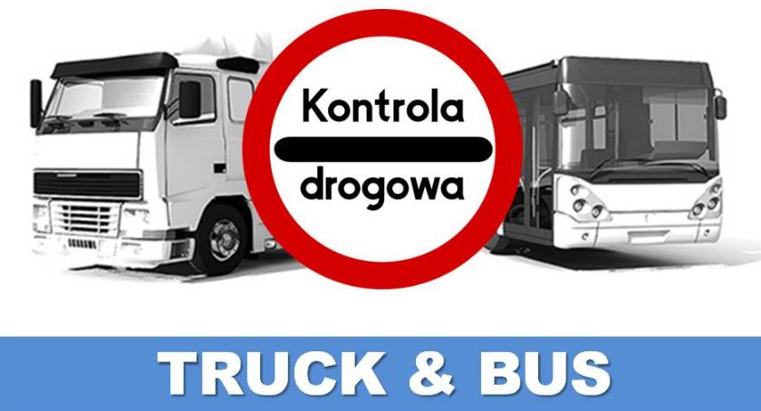 Od rana na drogach powiatu trwają policyjne kontrole